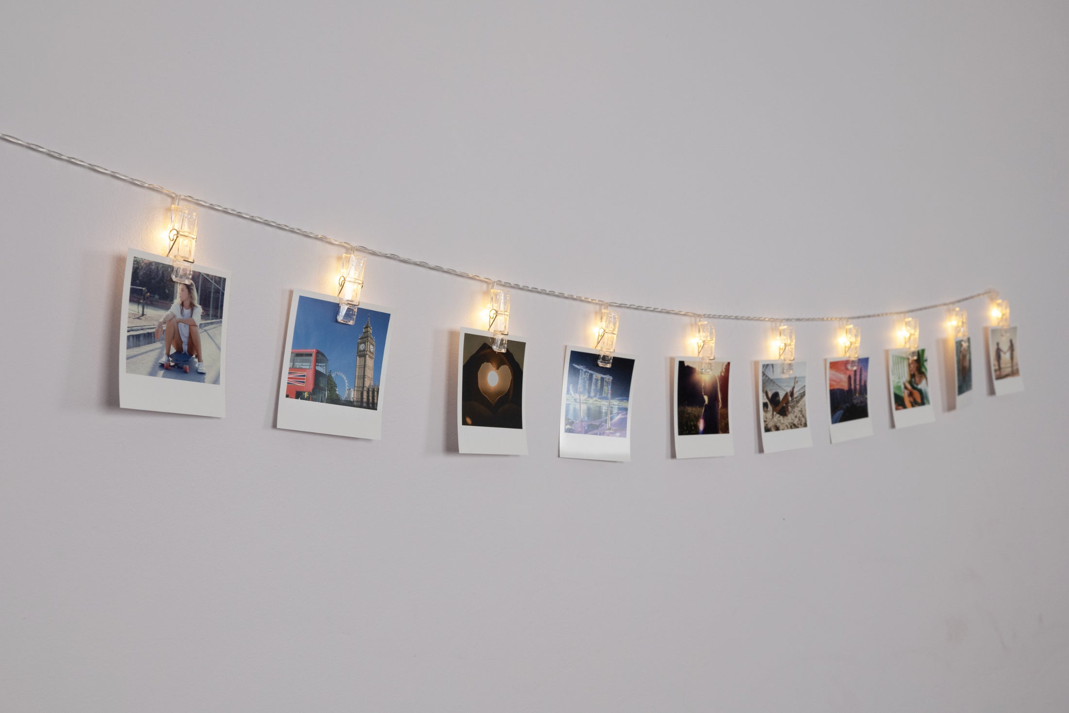 LED clothes peg photo hanger