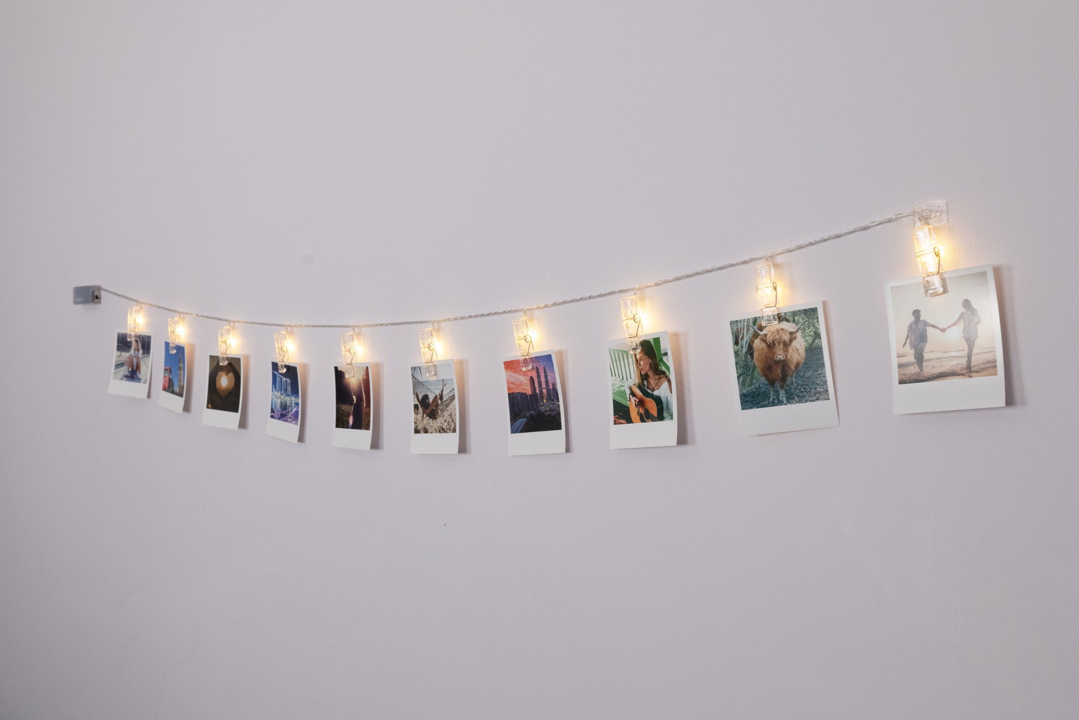 LED clothes peg photo hanger