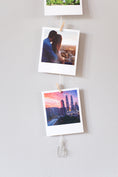Load image into Gallery viewer, Vertical cable photo display
